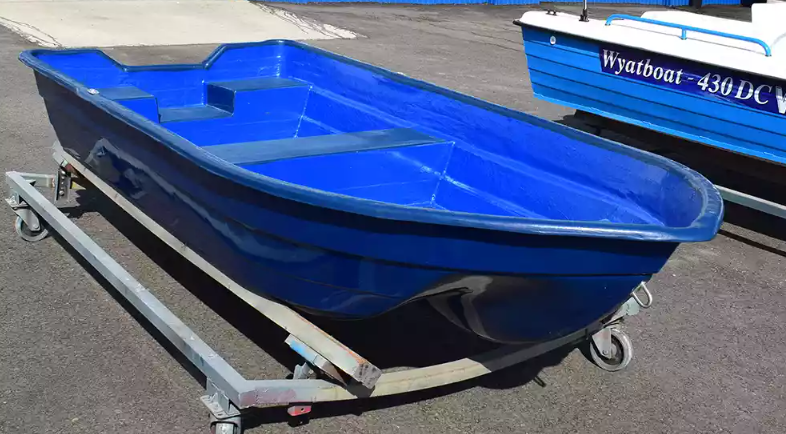 Стеклопластиковая лодка Neman-340 (тримаран) в Череповце