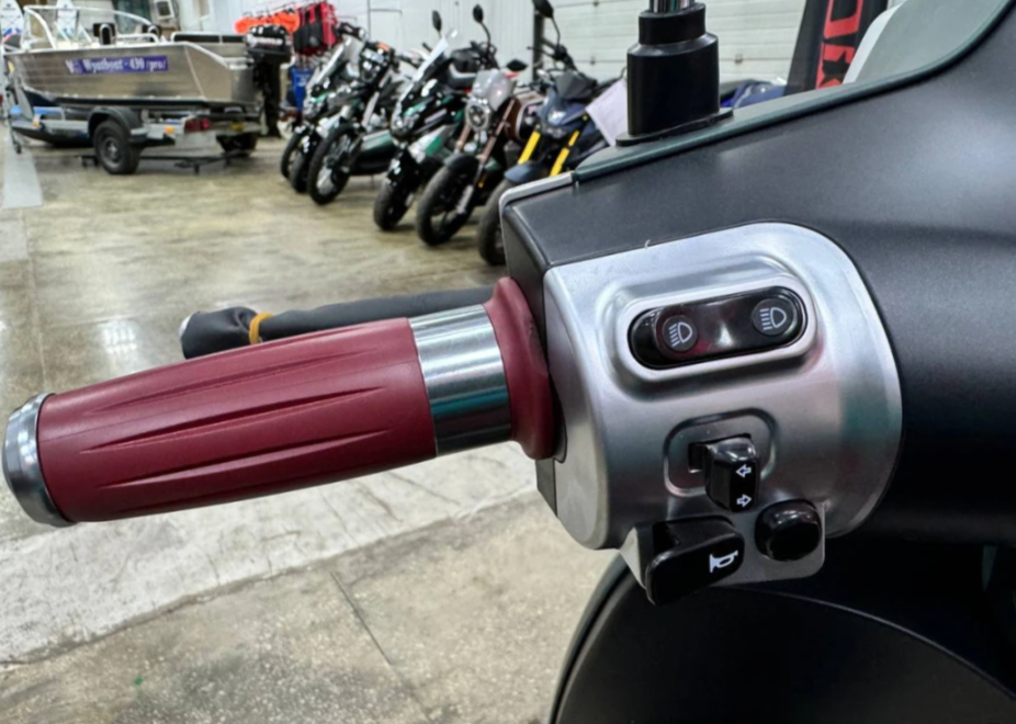 Скутер PROMAX Miami 240 (49) в Череповце