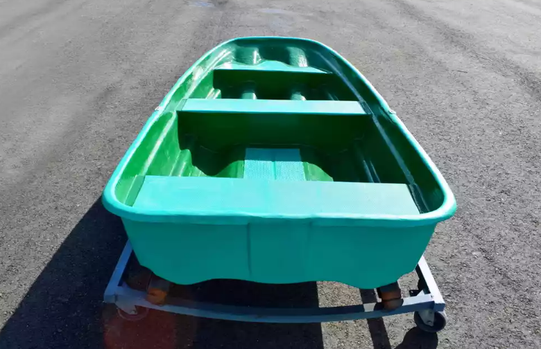 Стеклопластиковая лодка Старт (тримаран) в Череповце