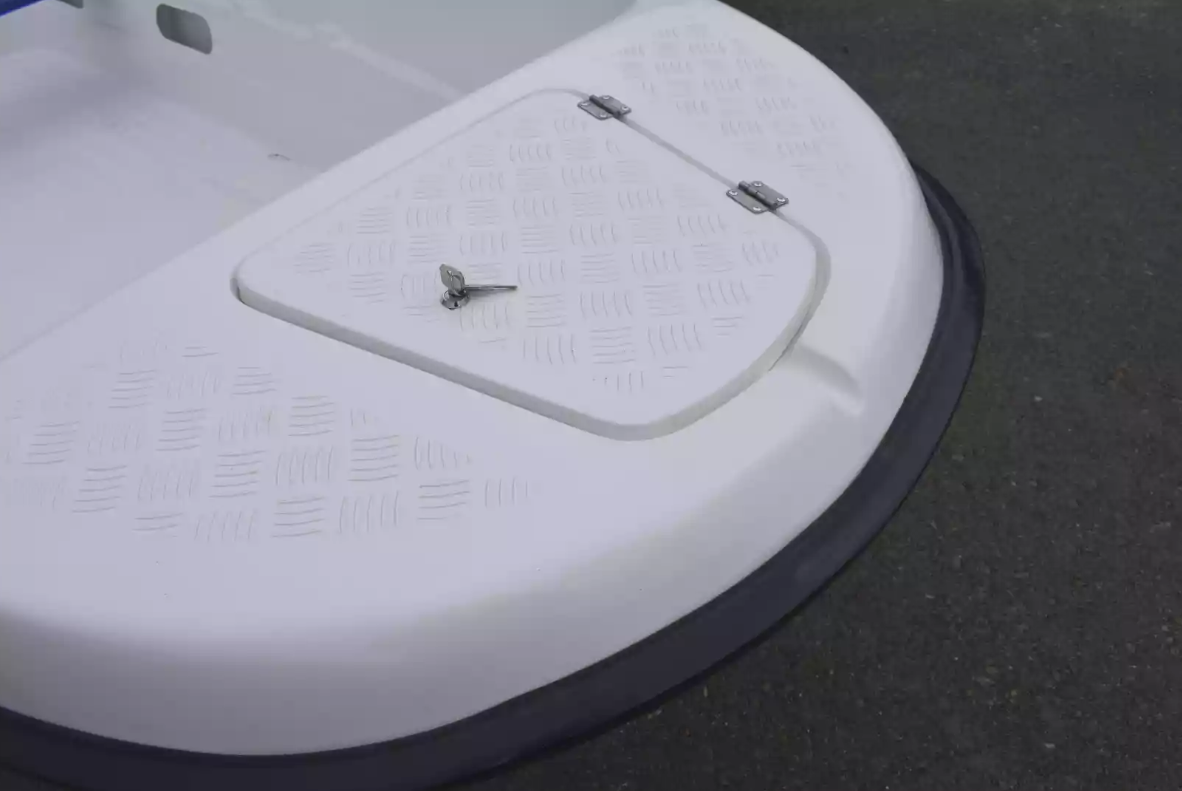 Стеклопластиковая лодка Пингвин New (тримаран) в Череповце