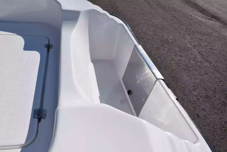 Стеклопластиковая лодка Пингвин (тримаран) в Череповце