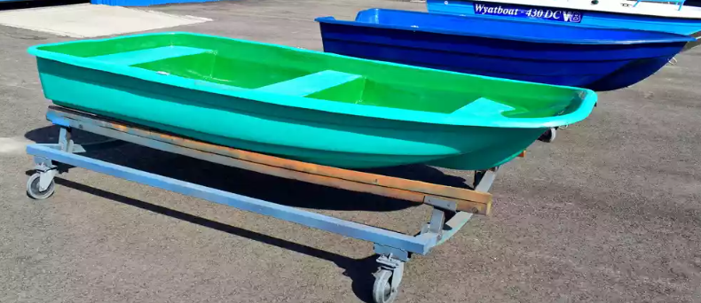 Стеклопластиковая лодка Старт (тримаран) в Череповце