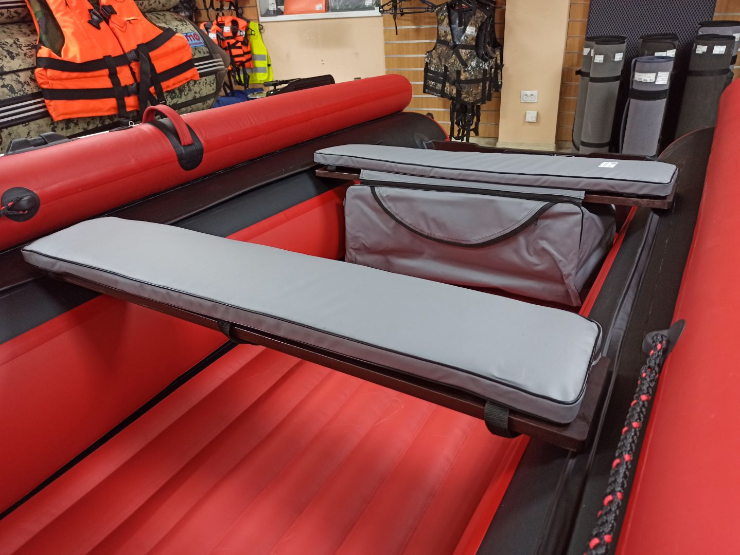 КОМПЛЕКТ МЯГКИХ НАКЛАДОК С СУМКОЙ ДЛЯ ЛОДОК 110Х20 СЕРЫЙ в Череповце