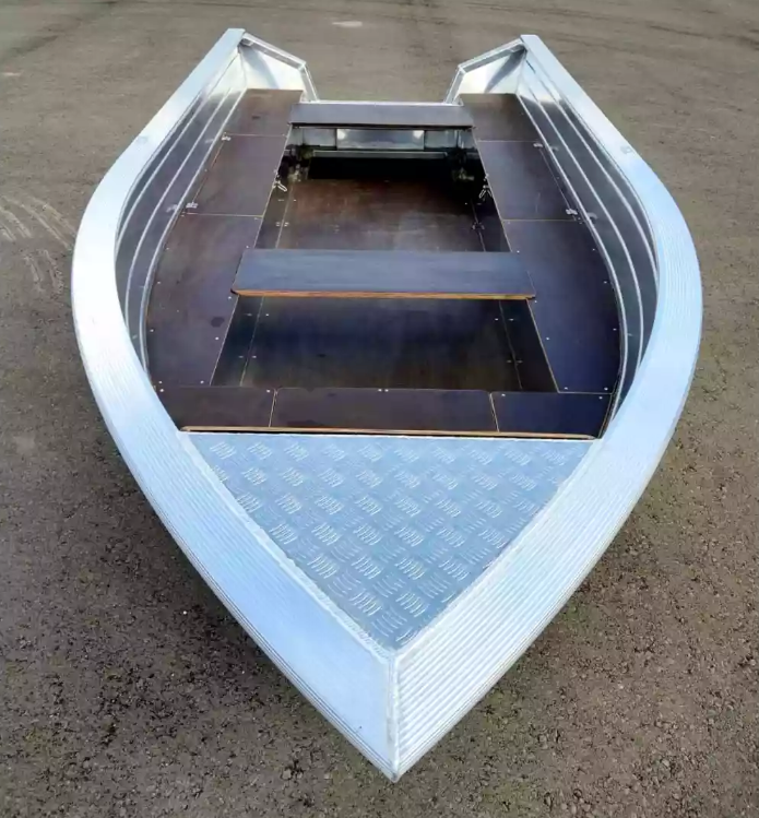 Алюминиевая лодка Неман-400 в Череповце