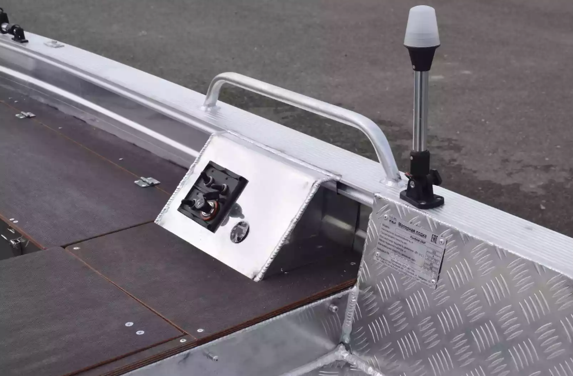 Алюминиевая лодка Wyatboat-390РМ в Череповце