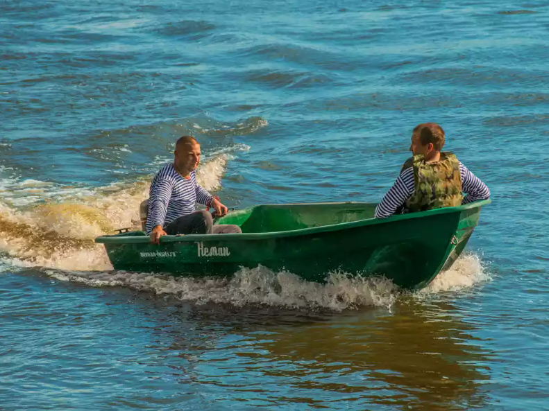 Стеклопластиковая лодка Neman-340 (тримаран) в Череповце
