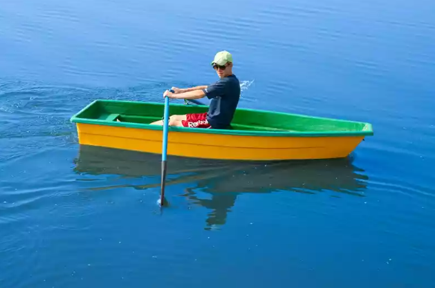 Стеклопластиковая лодка Малютка в Череповце