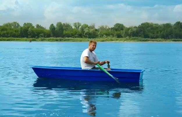 Стеклопластиковая лодка Малютка в Череповце