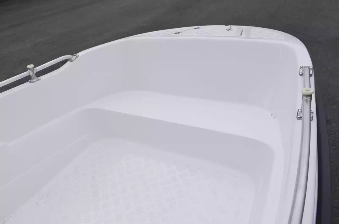 Стеклопластиковая лодка Пингвин New (тримаран) в Череповце