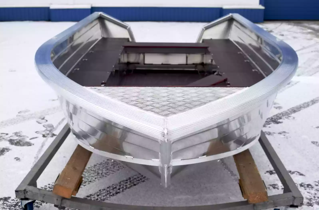 Алюминиевая лодка Неман-400 в Череповце