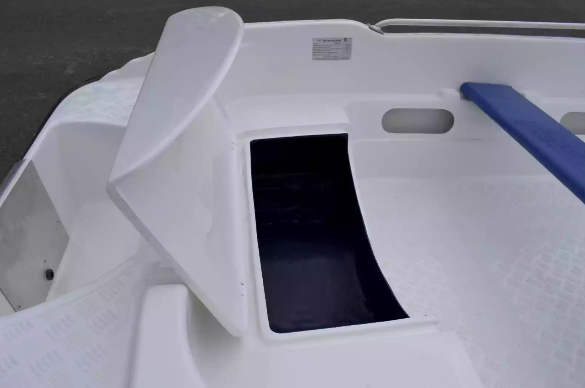 Стеклопластиковая лодка Пингвин New (тримаран) в Череповце