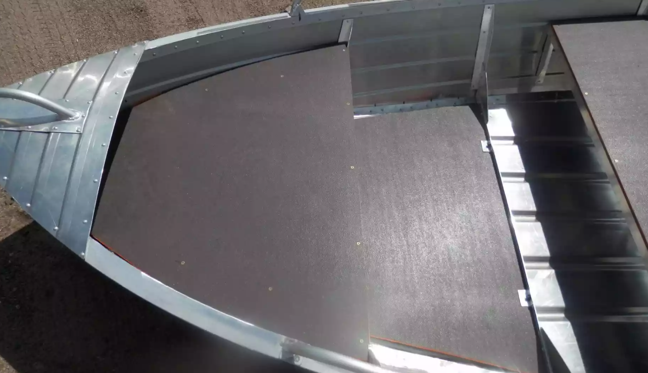 Алюминиевая лодка Вятка-Профи 32 в Череповце