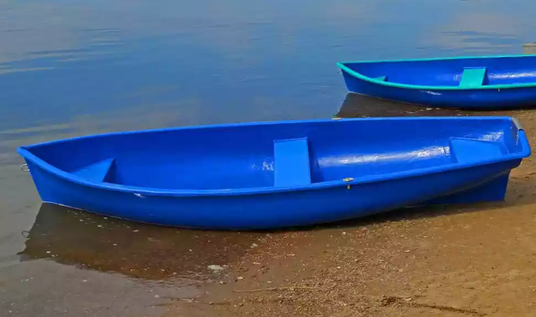 Стеклопластиковая лодка Омуль в Череповце