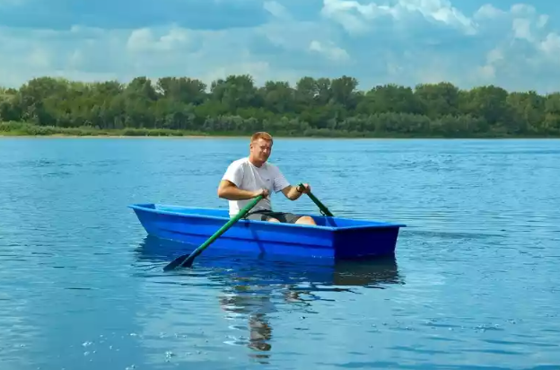 Стеклопластиковая лодка Малютка в Череповце