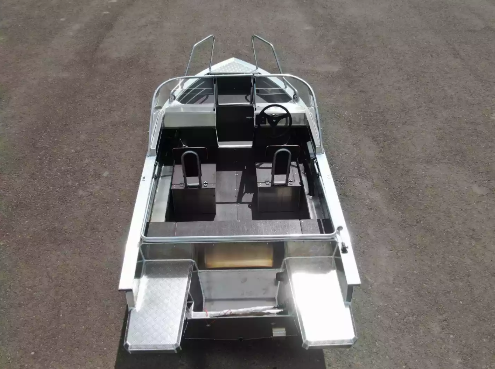 Алюминиевая лодка  Неман-400 DCM NEW в Череповце