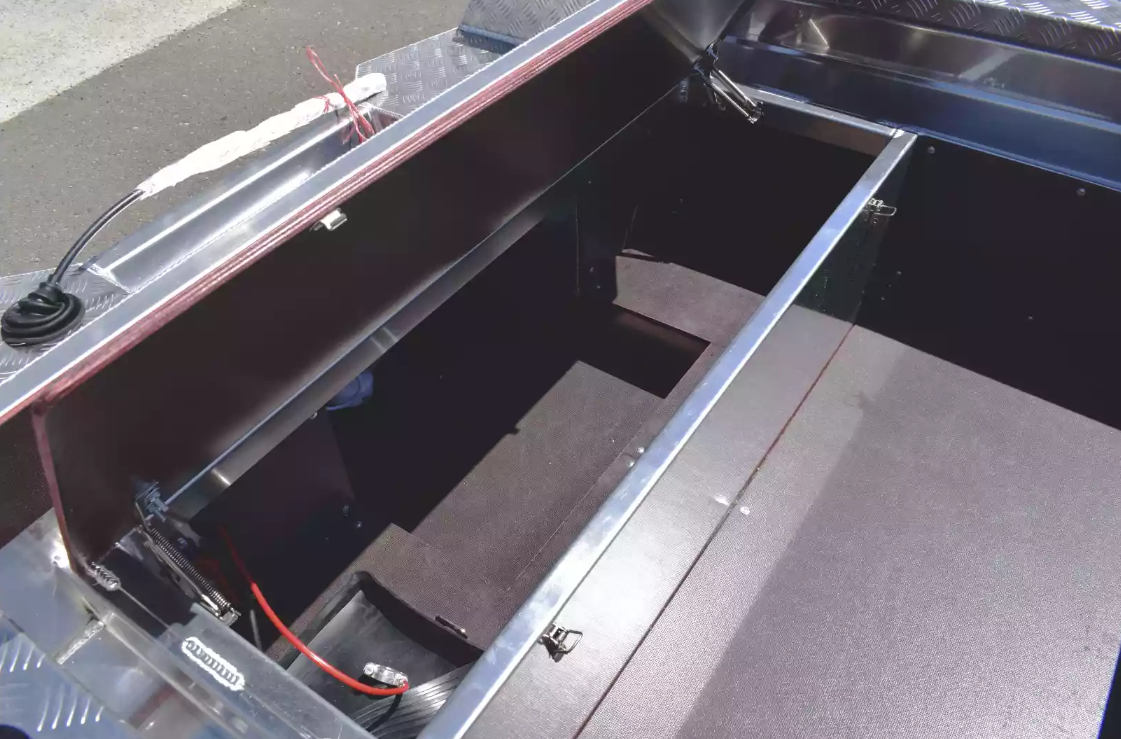 Алюминиевая лодка Wyatboat-390 DCM в Череповце