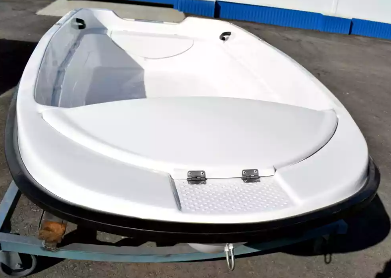 Стеклопластиковая лодка Пингвин (тримаран) в Череповце