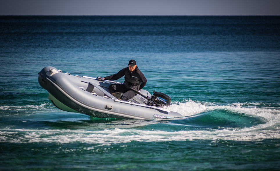 Лодка GLADIATOR RIB380AL в Череповце