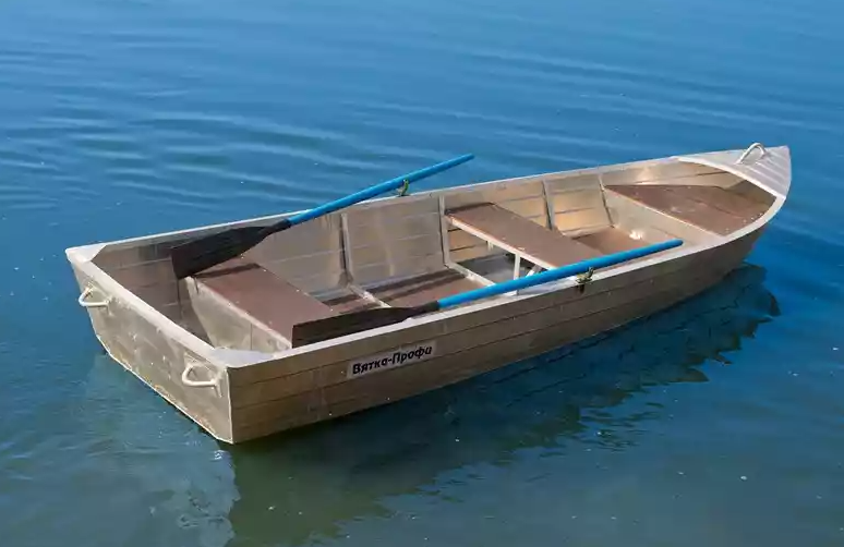 Алюминиевая лодка Вятка-Профи 32 в Череповце