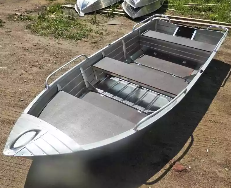 Алюминиевая лодка Вятка-Профи 37 в Череповце