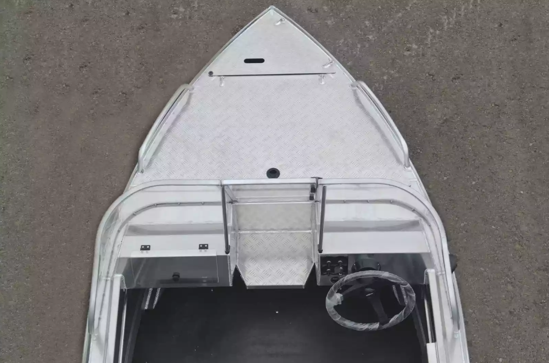 Алюминиевая лодка  Neman-400 PRO в Череповце