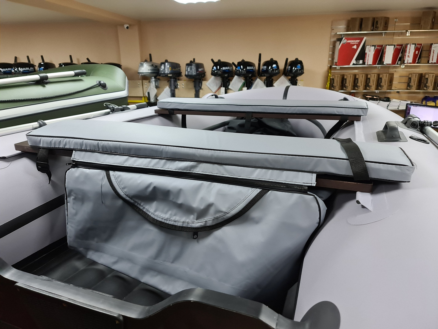 КОМПЛЕКТ МЯГКИХ НАКЛАДОК С СУМКОЙ ДЛЯ ЛОДОК 110Х20 СЕРЫЙ в Череповце