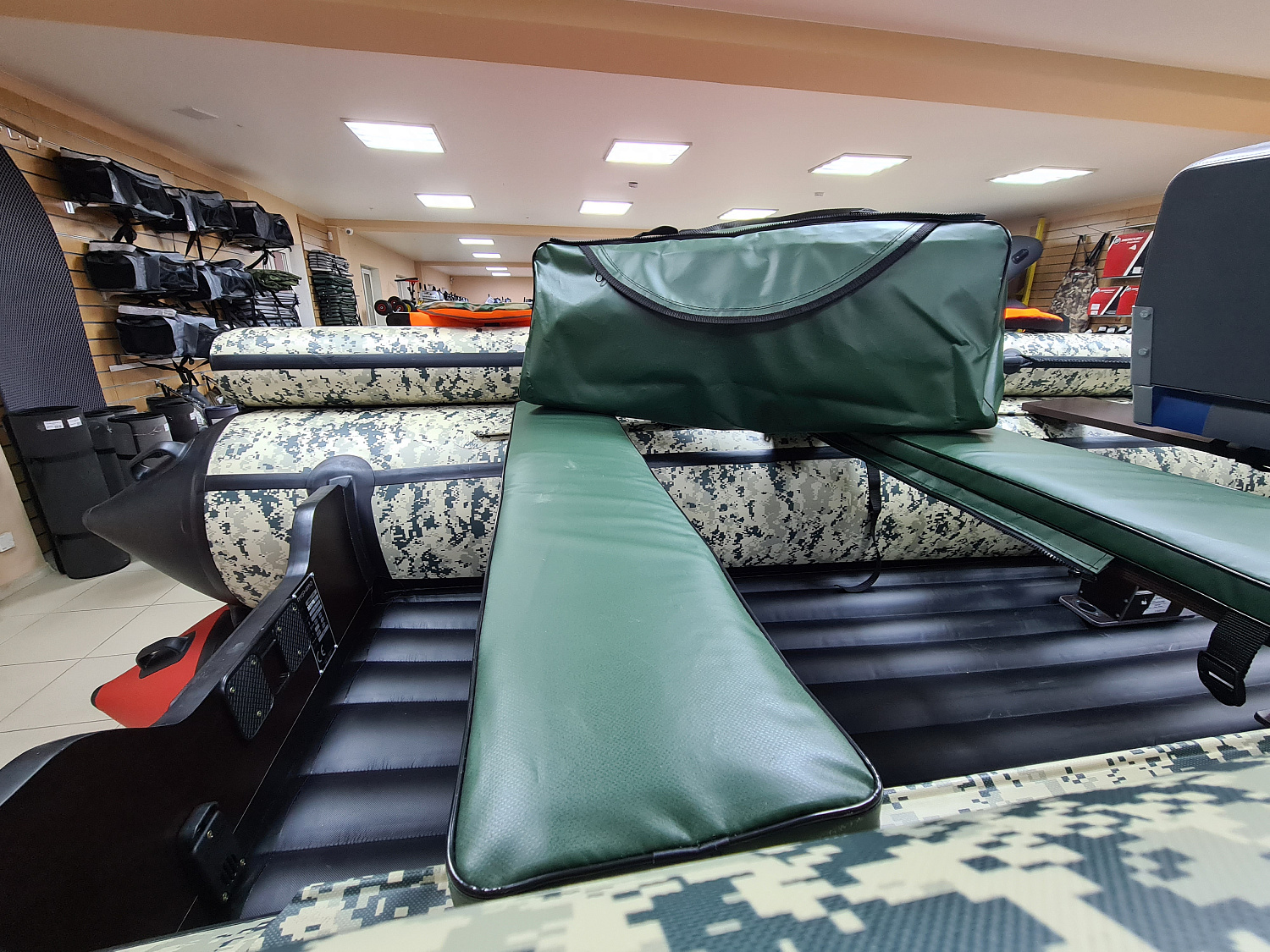 КОМПЛЕКТ МЯГКИХ НАКЛАДОК С СУМКОЙ ДЛЯ ЛОДОК 110Х20 ЗЕЛЕНЫЙ в Череповце